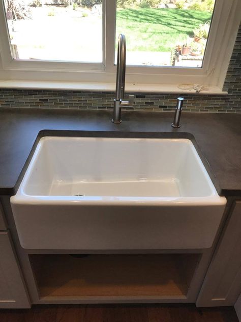 Concrete counter tops under mount white farm sink Farm Sink Faucet, Base Cabinet Storage, White Farm Sink, Marble Kitchen Counters, Brown Granite Countertops, Kitchen Countertops Laminate, Inset Cabinetry, Modern Cupboard, Laminate Counter