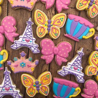 Fancy Nancy Cookies, Fancy Nancy Birthday Party Ideas Food, Encanto Birthday Cookies Decorated, Her Royal Fiveness Birthday Cookies, Fancy Nancy Birthday Party Ideas, Fancy Nancy Clancy, Fancy Birthday Party, Anna Birthday Party, Fancy Birthday