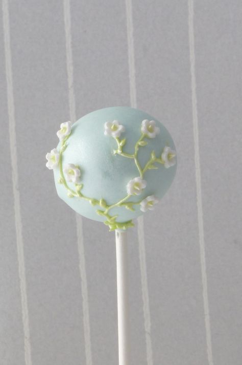 Climbing flower cake pop favour Garden Cake Pops, Floral Cake Pops, Vine Cake, Cake Pop Favors, Pond Cake, Flower Cake Pops, Cake Pop Designs, Pop Cakes, Cake Pop Decorating