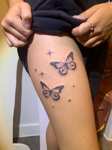 Girly Tattoos Black Women, Butterflies Tattoo Thigh, Cheetah Butterfly Tattoo, Elephant Tattoos On Thigh, Butterfly Tattoos On Thigh, Butterfly Tattoo Calf, Thigh Tattoos Women Butterfly, Tattoo Ideas Medium Size, Pretty Thigh Tattoos For Women