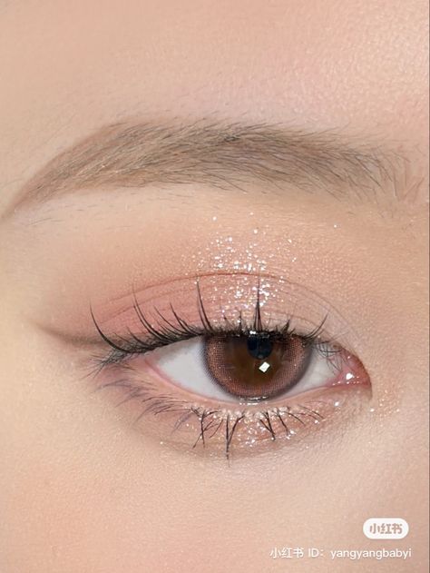 Natural Eye Makeup Korean, Sparkly Wedding Makeup, Cute Innocent Makeup, Light Quince Makeup, Minimal Glitter Eye Makeup, Soft Eyeshadow Looks, Soft Pink Glitter Makeup, Soft Pink Makeup, Easy Eyeshadow Looks