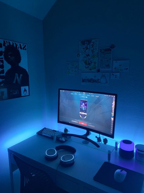 Black And Blue Desk Setup, Led Pc Setup, Black White And Blue Gaming Setup, Black And Blue Gaming Setup, Blue And White Gaming Setup, Aesthetic Pc Setup, Boys Gaming Room, White L Shaped Desk, Kevin 11