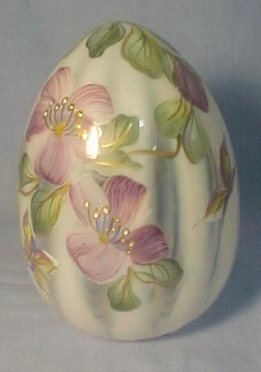 Fenton Blown Egg - French Opalescent Butterfly & Floral Pottery Stencils, Blown Eggs, Egg Artistry, Decorative Eggs, Faberge Jewelry, Fenton Glassware, Easter Basket Diy, Holiday Painting, Egg Crafts