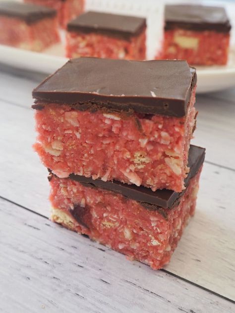 Classic Cherry Ripe Slice Recipe. No Bake, easy dessert and Thermomix instructions included. Cherry Ripe Recipes, No Bake Easy Dessert, Cherry Ripe Slice, Chocolate Weetbix Slice, No Bake Slices, Easy Slice, Easy No Bake Cookies, Bake Easy, Slice Recipe