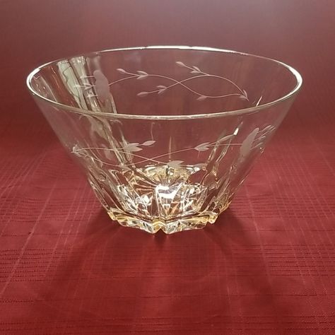 Princess House Lead Crystal Salad Bowl With Heritage Design. Approximately 5.25" Tall, Measures 9.5" Across. Luxury Vintage Princess Cut Jewelry, Princes House Cristal, Princess House Crystal, Antique Crystal Bowls, Princess House, Rhys Clear Glass Prism Rectangular Chandelier 59", Lead Crystal, Salad Bowls, Serveware