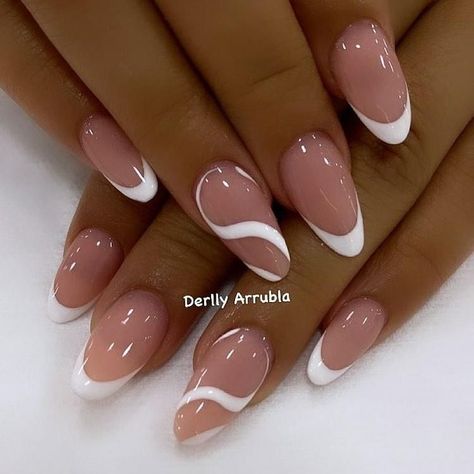 French Nail Designs Round Shape, Nail Art Designs Round Shape, Classy Round Nails, Mail Inspo Almond, Nails Acrylic Round, Nails Circle, Black Witchy Nails, Mail Designs Acrylic, Spring Nail Designs 2023