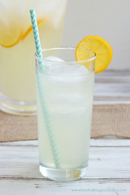 Perfect Lemonade - Is there a more cool and refreshing drink when the weather warms up?! This lemonade has the perfect balance of sweet and tart. Serve it up at your next get-together! #lemons #lemonade #beverage Frozen Lemonade Pie, Love Bakes Good Cakes, Raspberry Buttercream Frosting, Good Cakes, Lemonade Pie, Raspberry Buttercream, Cocktail And Mocktail, Summer Drink Recipes, Frozen Lemonade