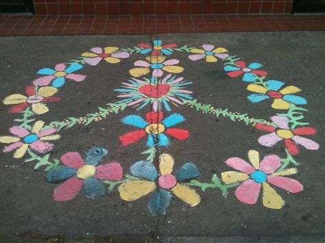 close up of peace sign painted with my daughter today in front of our store! lots of fun :) Long Beach New York, Fun Chalk Art, Chalk Wall, Sidewalk Chalk Art, Sidewalk Art, Peace Love Happiness, Give Peace A Chance, Paint Your Own Pottery, Hippie Peace