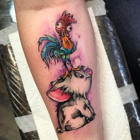 Tony Davis on Instagram: “Hei Hei and Pua Tattoo.” Hei Hei Tattoo Moana, Pua And Hei Hei Tattoo, Pua Tattoo, Hei Hei Tattoo, Hei Hei And Pua, Disney Tattoos For Men, Disney Watercolor Tattoo, Hei Hei Moana, Moana Tattoos