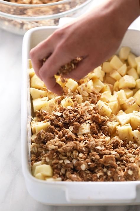 What To Do With Leftover Apples, Leftover Apples Recipes, Fall Ingredients, Delicious Apple Crisp, Cherry Crisp Recipe, Oatmeal Crumble Topping, Apple Crisp Dessert, Slow Cooker Apple Crisp, Fall Desserts Apple