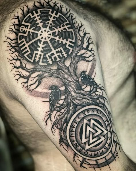 101 Best Viking Tree of Life Tattoo Ideas That Will Blow Your Mind! - Outsons Viking Tree Of Life Tattoo, Tree Of Life Tattoo Ideas, Life Tattoo Ideas, Vegvisir Tattoo, Yggdrasil Tattoo, Viking Compass Tattoo, Viking Tree Of Life, Viking Rune Tattoo, Rabe Tattoo