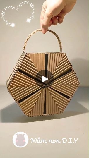 Thermacol Art And Craft, Cardboard Handbag, Cardboard Decor, Cardboard Ideas, Art Bottle, Cardboard Craft, Cardboard Crafts Diy, How To Make Purses, Clay Wall Art