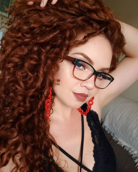 Curly Hair Coloring, Hair Designs For Girls, Curly Hair Designs, Dark Copper Hair Color, Pretty Red Hair, The Bends, Dyed Curly Hair, Natural Red Hair, Red Curly Hair