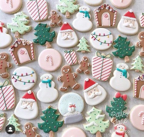 Christmas Sugar Cookies Decorated, National Cookie Day, Cute Christmas Cookies, Sugar Cookie Designs, Xmas Cookies, Christmas Sugar Cookies, Christmas Cookies Decorated, Cookie Icing, Cookies Decorated