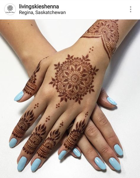 Henne Tattoo, Tattoo Nature, Henna Tattoo Hand, Henna Tattoo Designs Hand, Henna Art Designs, Simple Henna Tattoo, Latest Henna Designs, Tattoo Henna, Simple Mehndi Designs Fingers