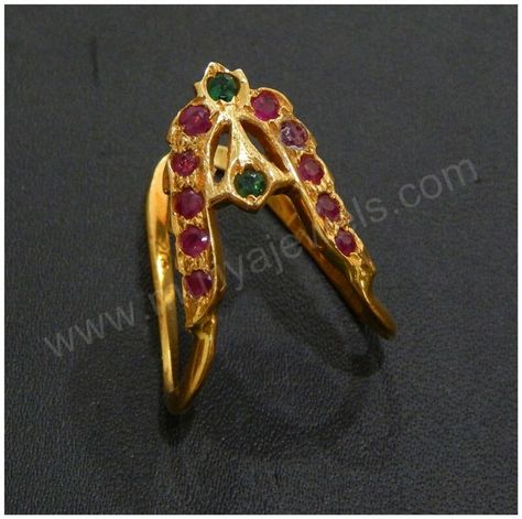 Nelli Pathanapu Ring Design, Anji Ring Gold, Gold Pendent, Beaded Jewels, Wedding Jewellery Collection, Antique Gold Jewelry, Gold Bride Jewelry, Indian Jewelry Sets, Gold Rings Fashion