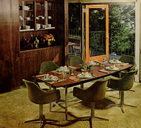 1960s Dining Room, 1970s Decor, Retro Interior Design, Retro Interior, Mid Century Decor, Cozy Room, Retro Decor, Cool Rooms, Dining Room Design