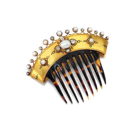 Tortoiseshell, natural blister pearl, enamel and diamond comb, mid 19th century. The tortoiseshell comb with a surmount applied with black enamel, centred on a natural blister pearl bordered by four cushion-shaped diamonds and flanked by two additional pearls, the top with a detachable gallery of claw-set pearls and cushion-shaped diamonds. Regency Lifestyle, Antique Hair Combs, Vintage Hair Combs, Hair Jewels, Retro Hairstyles, Royal Jewels, Fine Jewels, Hair Combs, Hair Ornaments