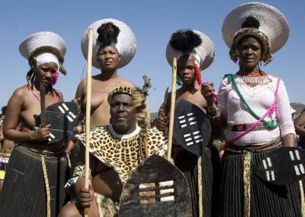 POLYGYNY/POLYGAMY-WHAT DO YOU THINK? Zulu Wedding, African Plains, African Ancestry, African American Weddings, African Crafts, African Traditions, Afro Style, Beard Lover, Kwazulu Natal