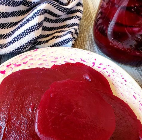 Homemade pickled beets - yum! Popping with crisp, earthy, tanginess, these refrigerator pickled beets are fantastic! Refrigerator Pickled Beets, Pickled Beets Recipe, Growing Beets, Refrigerator Pickles, Beet Recipes, Pregnancy Cravings, Pickled Beets, Red Beets, Side Dishes Recipes