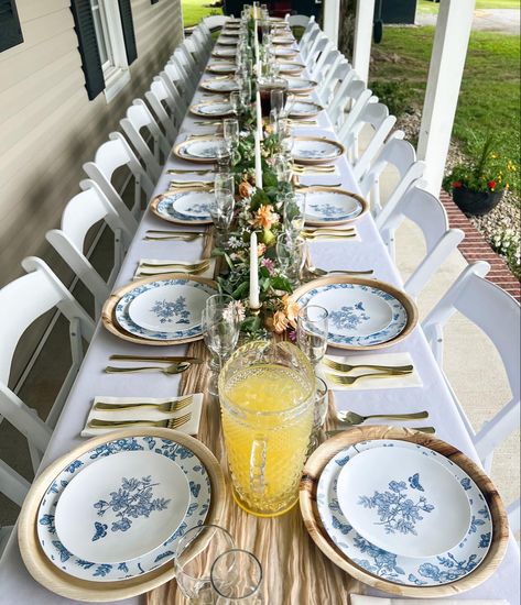 Outdoor dinner party, front porch dinner, back porch dinner, backyard dinner party, outdoor tablescape, table decor, place settings, dinner table settings, outdoor table settings, summer tablescape, summer table decor, summer dinner party, summer place setting Engagement Party Tablescape, Porch Dinner Party, Engagement Table Ideas, Engagement Party Ideas Backyard, Blue Engagement Party, Backyard Engagement Party, Outdoor Engagement Party, Engagement Dinner Party, Summer Engagement Party