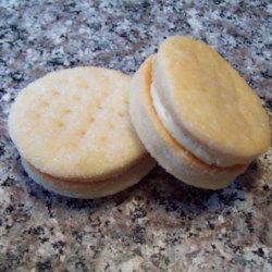 Pill Bottle Cookies Golden Oyster Mushroom Recipe, Golden Oyster Mushroom, Cream Wafers, Oyster Mushroom Recipe, Mushroom Recipe, Pill Bottle, Oyster Mushroom, Make Food, Pill Bottles