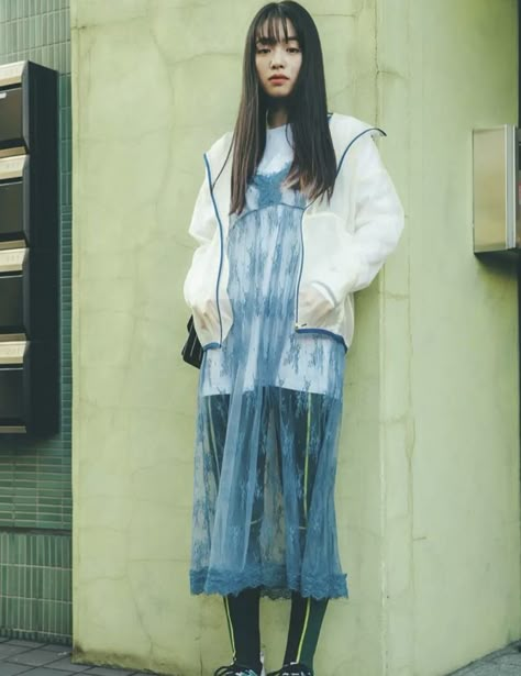 Japanese Designers Fashion, Mesh Layered Outfit, Layered Outfits, Mesh Dresses, Japan Fashion Street, Layering Outfits, Minimal Chic, Japan Fashion, Lookbook Outfits