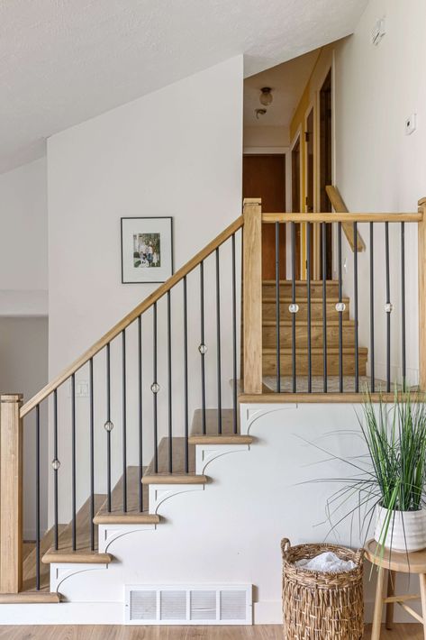 Building DIY Modern Stairs and Railing - Crystel Montenegro Home Diy Stair Runner, Stairs Hallway, Stair Runner Installation, Entryway Design, Accessible Beige, Builder Grade, Stair Parts, Diy Stairs, Modern Stairs