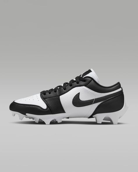 Football Drip, Mens Football Cleats, Football Cleats, Jordan 1 Low, Sports Shoes, Jordan 1, Jordan, Free Delivery, Soccer