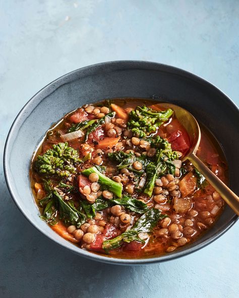 Vegan Lentil Soup Recipes, Broccoli Rabe Recipe, Boozy Recipes, Cook Broccoli, Sunday Cooking, Sunday Food, Winter Dinners, How To Cook Broccoli, One Pot Vegetarian