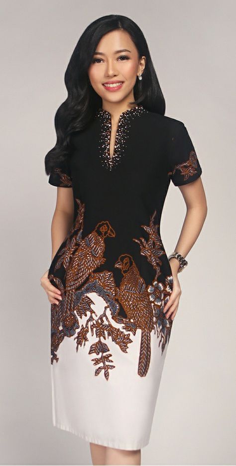 Batik Dress Modern Gowns, Modern Batik Outfit, Model Baju Batik Modern Dresses, Batik Dress Design, Batik Dress Elegant Modern, Dress Batik Modern Fashion Style, Batik Modern Fashion Style, Long Dress Batik, Modern Batik Dress