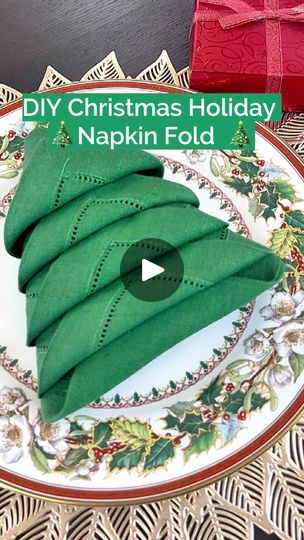 How To Fold A Paper Napkin Like A Christmas Tree, How To Fold Napkins Like Christmas Trees, Folding Christmas Tree Napkins, Christmas Tree Napkin Folding Tutorials, Napkin Folding For Christmas Table, Small Napkin Folding Ideas, Christmas Table Place Settings Ideas, Folding Christmas Napkins, Napkin Folding For Christmas