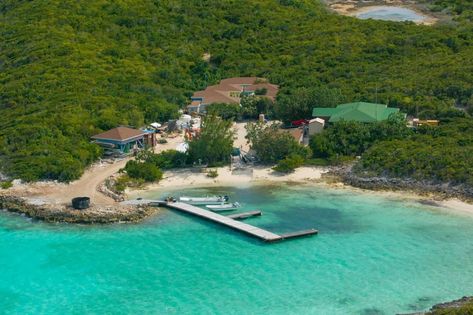 Johnny Depp’s private island, Little Hall’s Pond Cay, has been the backdrop for multiple alleged incidents between the actor and ex-wife Amber Heard. Johnny Depp Island, American Express Centurion, Ocean Projects, Johnny Depp And Amber, Bahamas Island, Celebrity Homes, Ranch Style Homes, Island Getaway, Private Island