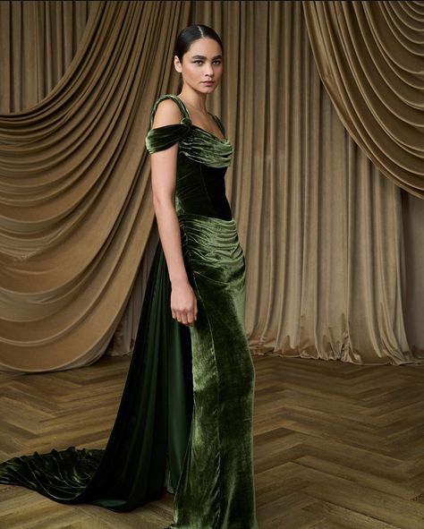 Hamda Al Fahim, Off Shoulder Prom Dress, Fabric Draping, Muslim Evening Dresses, Forest Color, Dresses Mermaid, Mermaid Evening Dresses, Velvet Fashion, Event Dresses