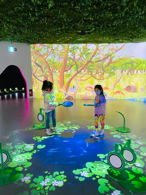 Educational, cutting-edge children’s museum! #museum #interactive #kidsactivities #seoul #seoulkorea #korean #smallyoutuber Children’s Museum, Interactive Art Ideas, Interactive Museum Exhibits, Interactive Exhibition Design, Media Art Exhibition, Childrens Museum Ideas, Kids Science Museum, Museum Activities, Museum Interactive