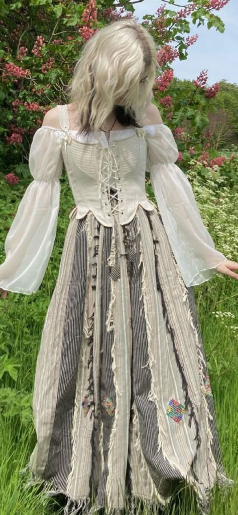 Elf Clothing Aesthetic, Cottage Core Elf Outfit, Male Fairy Aesthetic Outfit, Cottage Core Fairy Dress, Renfaire Outfit Aesthetic, Cottagecore Elf Outfit, Cottage Core Cosplay, Forest Elf Aesthetic Outfit, Fairy Core Aesthetic Clothes