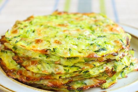 Keto Zucchini Tortillas - LowCarb Abode Zucchini Tortillas Low Carb, Zucchini Taco Shells, Zucchini Tortilla Recipe, Zucchini Wraps Recipes, Zucchini Tortillas, Brekky Ideas, Tortillas Homemade, Zucchini Tortilla, Homemade Crackers Recipe