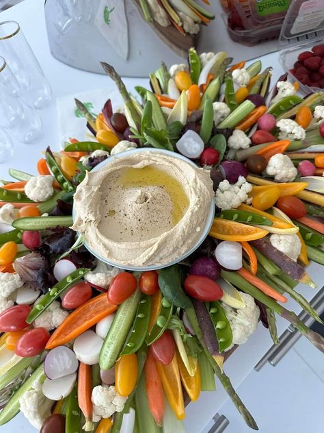 Wedding Crudite Display, Wedding Shower Veggie Tray Ideas, Vegetable Crudite Platter, Veggie Charcuterie Board, Veggie Charcuterie, Fancy Crudite Platter, Spring Crudite Platter, Graze Board, Promotion Celebration