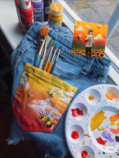 Jean Pocket Painting, Pocket Painting, Emoji Diy, Painting Clothes, Diy Locker, Painted Clothes Diy, Denim Art, Diy Vetement, Painted Jeans