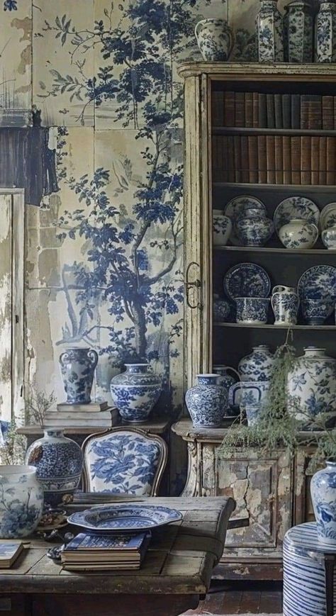 White Maximalist Decor, Blue China Aesthetic, Chinoiserie Interior Design, Blue Willow Decor, Chinoiserie Interior, Chinoiserie Decorating, Blue White Decor, Chinoiserie Chic, White Living