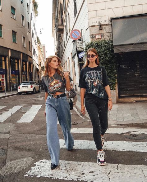 MILLY + WOLF VINTAGE on Instagram: “STRUT IT ⚡️👕 @hannahliza + @whaelse 🖤” Looks Hip Hop, Millennials Fashion, Fashion Blogger Style, Teenager Outfits, Big Fashion, Tshirt Outfits, Casual Fall Outfits, Looks Vintage, Rock Style