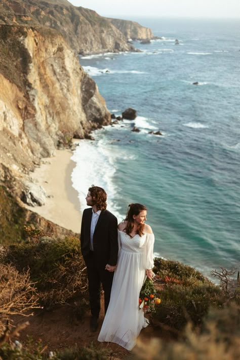 The Complete Big Sur Elopement Guide for 2024 - https://nicoleleniakiser.com Cliff Wedding, Big Sur Elopement, Big Sur Wedding, Wedding Renewal, Group Photography, Wedding Photography Styles, Coastal Wedding, Elopement Locations, Ceremony Location