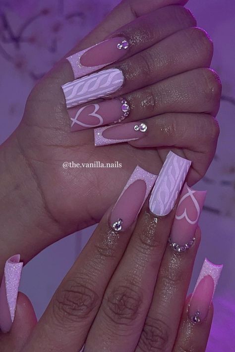 Birthday Nails With Initial, Baddie Nails With Initials, Spring Baddie Nails, Baddie Nails With Rhinestones, Nails For Date Night, Birthday Baddie Nails, Acrylic Baddie Nails, Baddy Nails, Matching Nails With Best Friend