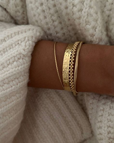 Openwork bangle with golden star detail        Adjusts to all wrist sizes             Stainless steel bracelet        Weight: 14g Gold Rings And Bracelets, Golden Bracelet Stack, Bracelet Inspo Gold, Gold Bangles Aesthetic, Bracelet En Or, Gold Bracelets Aesthetic, Bracelet Dore, Braclets Gold, Gold Bracelet Stack