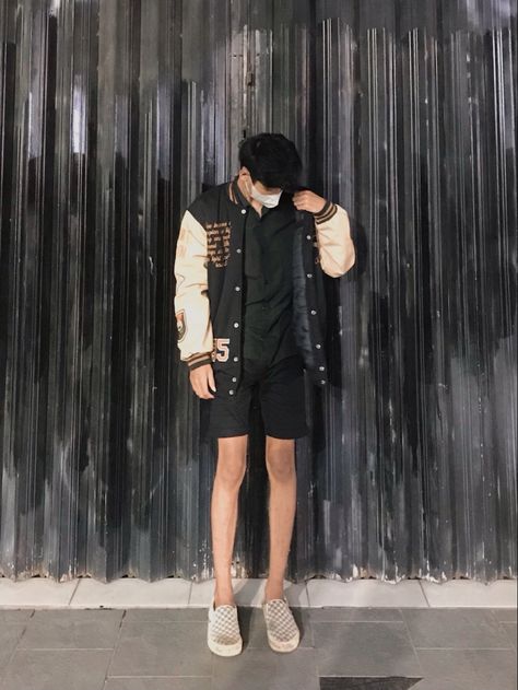 Outfit Cowo Pendek, Outfit Cowo Gendut, Ootd Pria Simple, Ootd Cowo Simple, Ootd Cowok Casual, Outfit Cowok Simple, Ootd Cwo, Singapore Ootd, Varsity Outfit