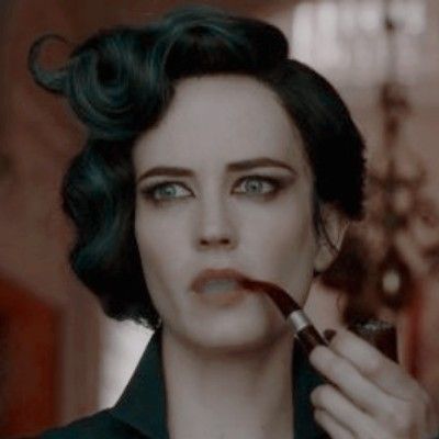 Mrs Peregrine, Peregrine's Home For Peculiars, Green Icons, Miss Peregrines Home For Peculiar, Miss Peregrine, Peculiar Children, Tim Burton Films, Home For Peculiar Children, Perks Of Being A Wallflower