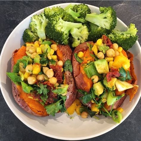 Sweet Potato And Avocado, Spring Onions, Bell Peppers, Vegan Eating, Healthy Meal Prep, Sweet Potatoes, Healthy Lunch, Healthy Dinner Recipes, Cilantro