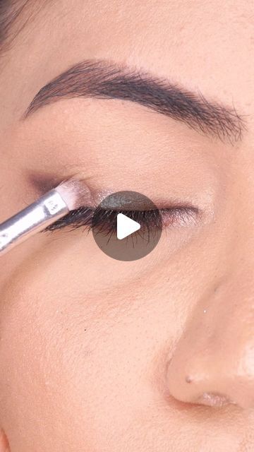 Simran Kaur | Beauty on Instagram: "Quick eye makeup tutorial ❤️  I will never stop doing smokey glitter eyeliners🥹🎀 i love them so much! Used: @kaybykatrina gel eyeliner in brown @flowerknows_global little angel palette  #wakeupandmakeup #eyeliner #eyemakeup #makeuptutorial  Eye makeup tutorial, eyeliner, smokey eye, makeup video, step by step makeup, hooded eye makeup, glitter eye makeup, bridal eye makeup" Eye Makeup Tutorial Eyeliner, Eyeliner Smokey Eye, Quick Eye Makeup Tutorial, Eye Makeup Video, Smokey Eye Makeup Video, Eye Makeup Bridal, Eyeliner Smokey, Quick Eye Makeup, Smokey Eye Makeup Steps