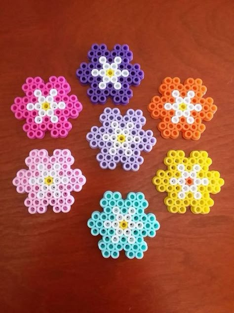 Easy Perler Beads, Perler Bead Crafts, Perler Beads Ideas, Melt Beads Patterns, Hamma Beads Ideas, Melty Bead Patterns, Easy Perler Beads Ideas, Fuse Bead Patterns, Art Perle