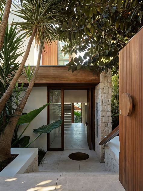 Tobias Partners, Tropical House Design, Tropical Architecture, Desain Lanskap, Casa Patio, Casa Exterior, Tropical House, Stone Walls, Beach House Design